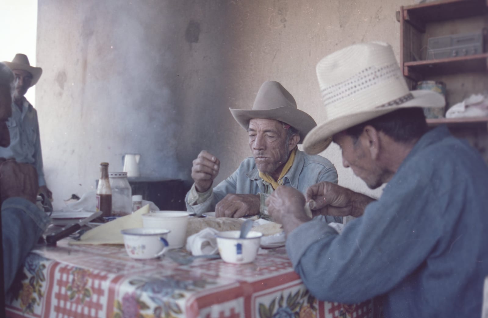 Alberto Herrera, A comer