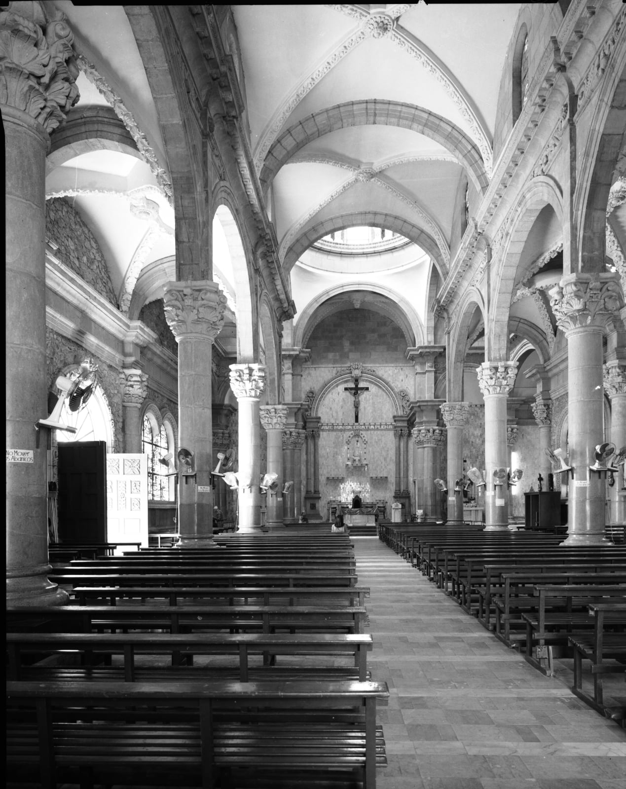 Alberto Herrera, Templo