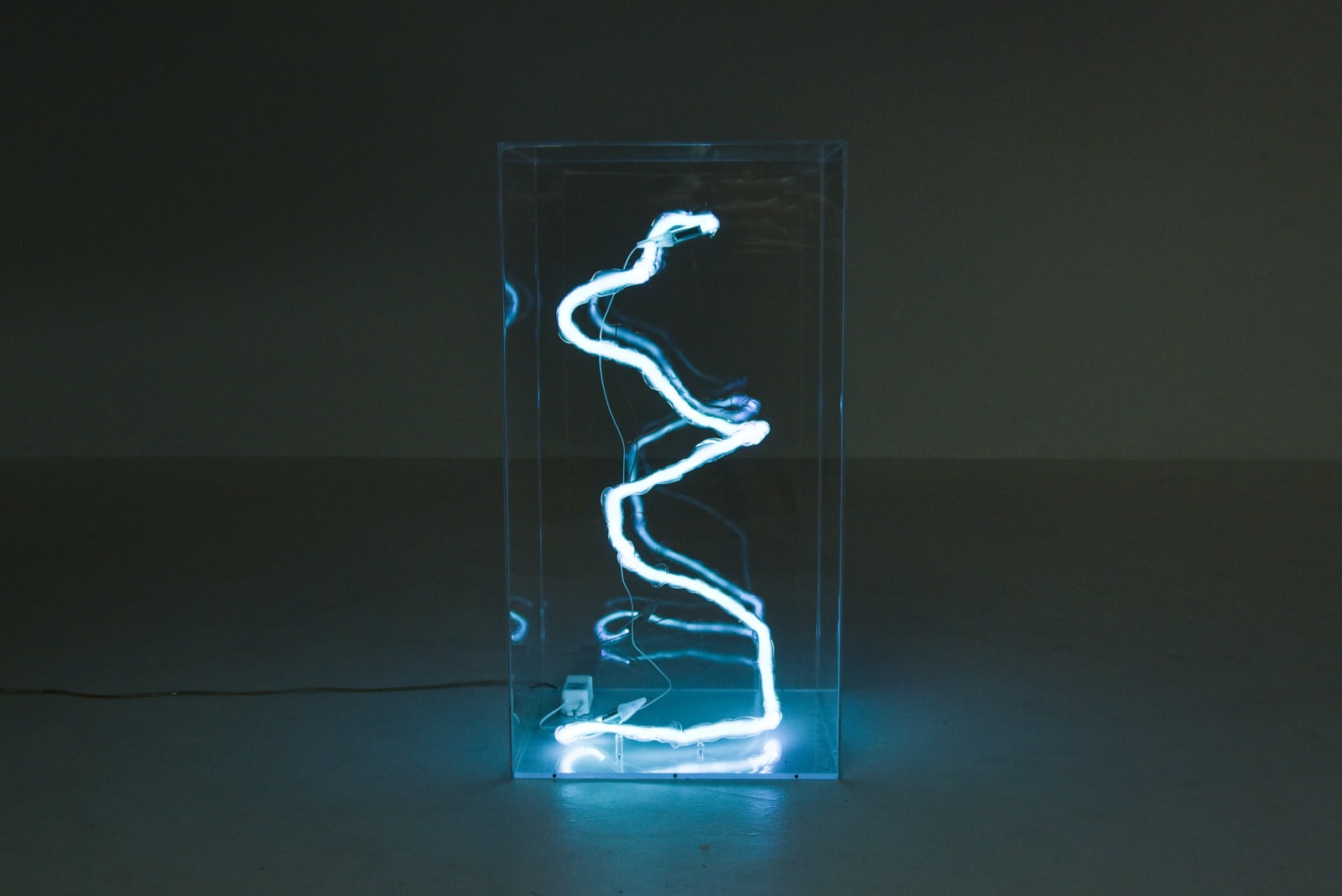 Marria Pratts, Sculpture 1. Neon BLUE, 2021