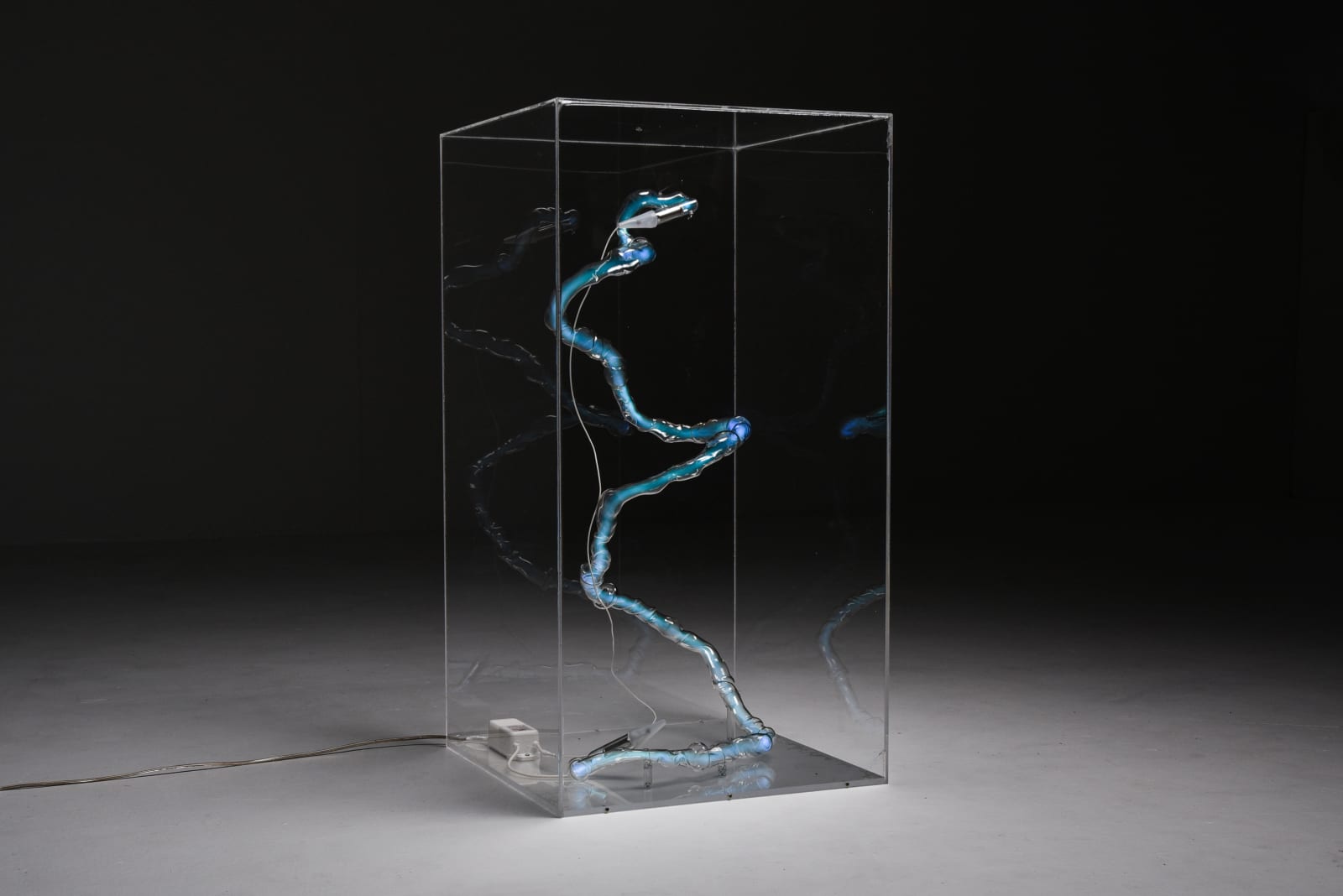 Marria Pratts, Sculpture 1. Neon BLUE, 2021