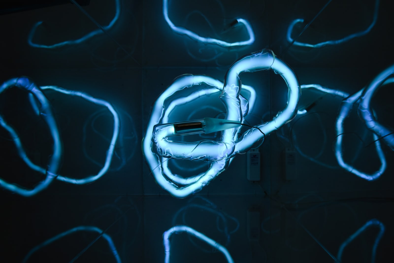 Marria Pratts, Sculpture 1. Neon BLUE, 2021