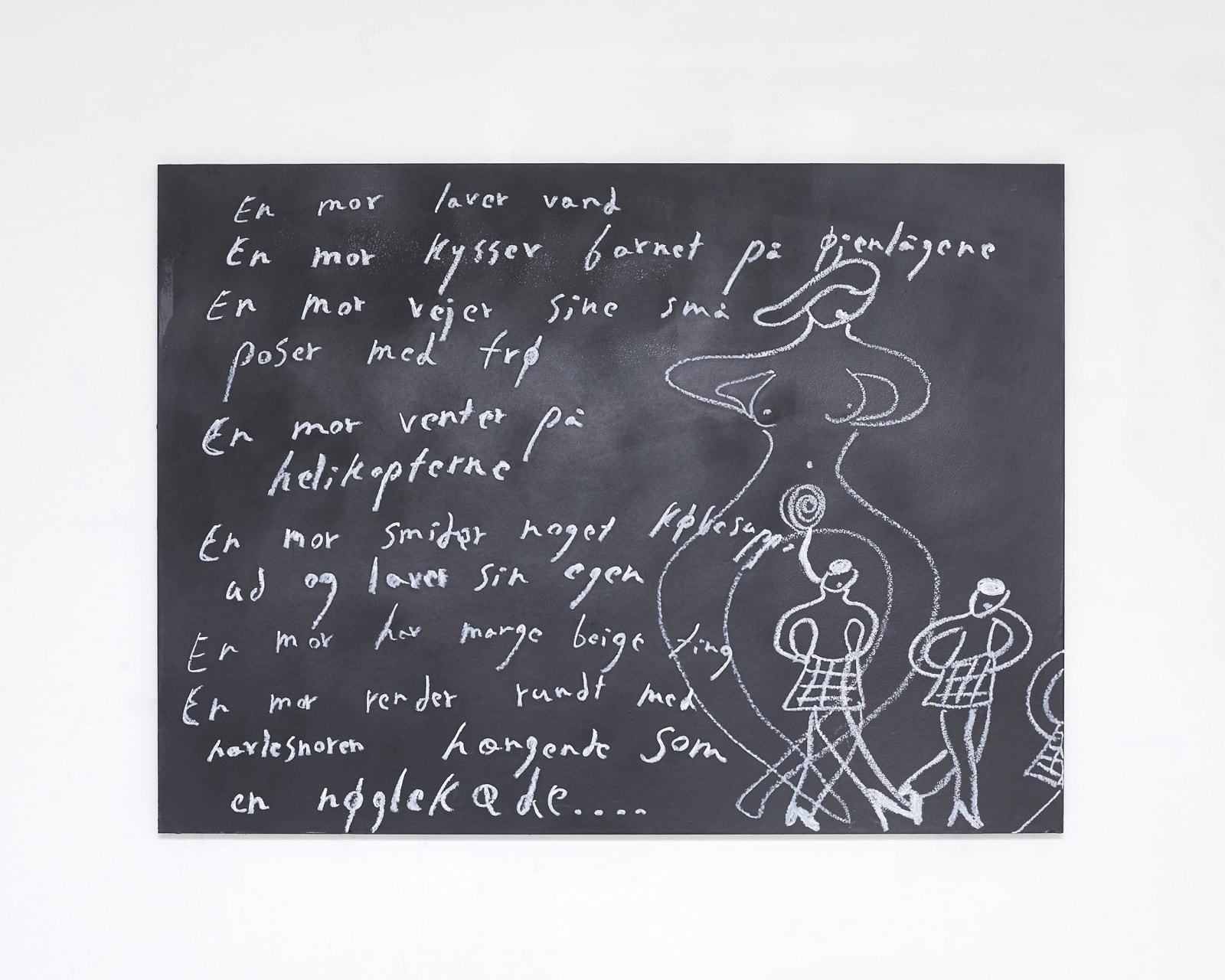 Anna Stahn, En mor render rundt med navlesnoren hængende som en nøglekæde, 2025