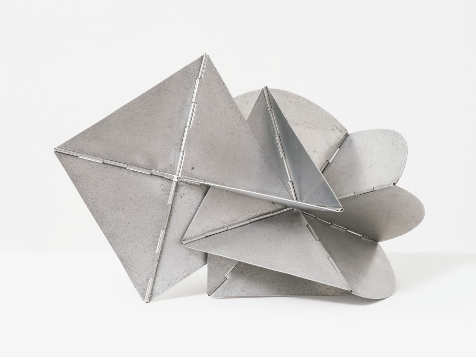 Lygia Clark, Bicho / Critter, 1960