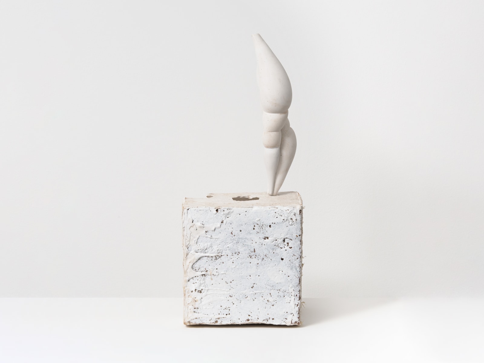 Maria Bartuszová, Four-Part Sculpture, 1986-87