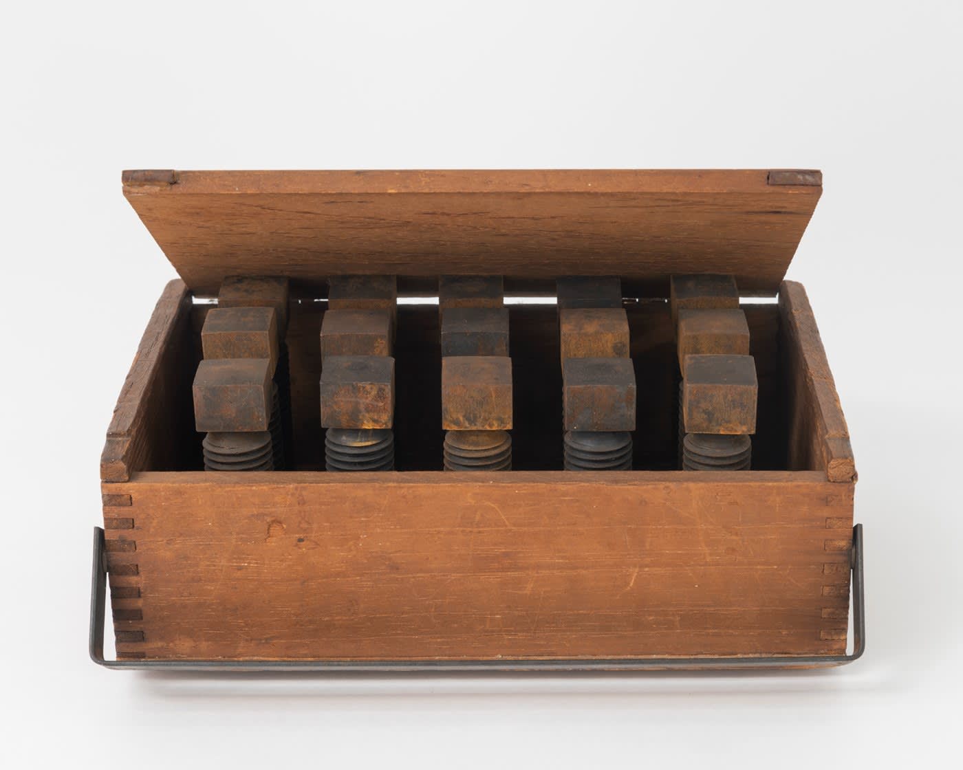 Lenore Tawney, Fifteen Iron Pillars, 1967