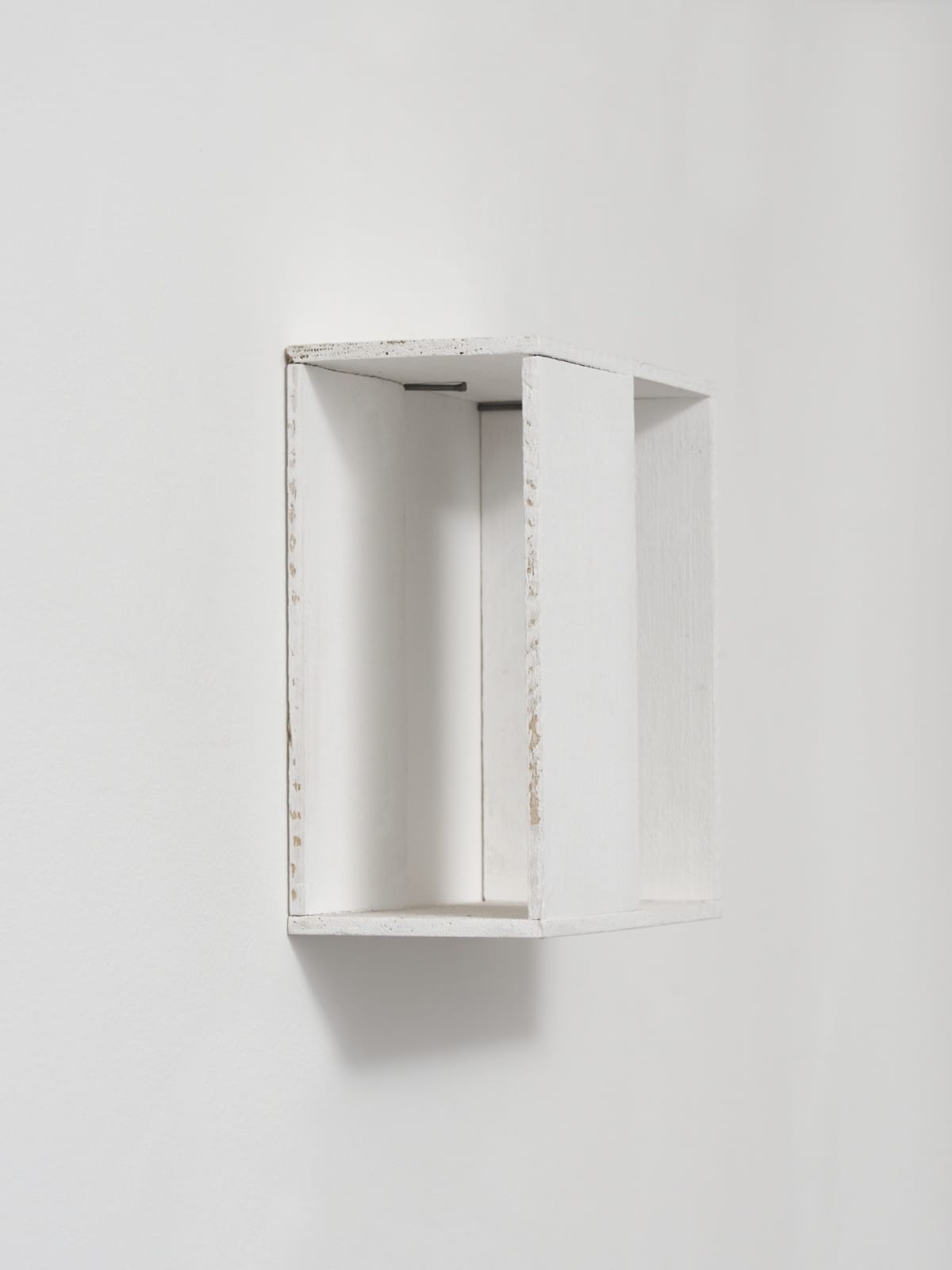 Fernanda Gomes, Untitled, 2016
