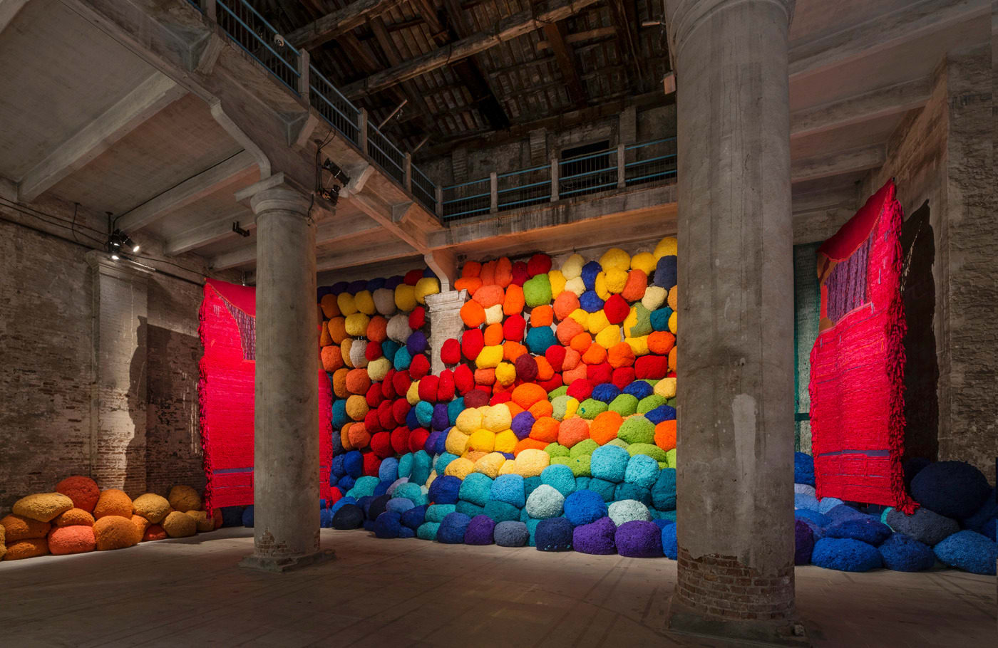 Sheila Hicks, Escalade Beyond Chromatic Lands, 2016-17