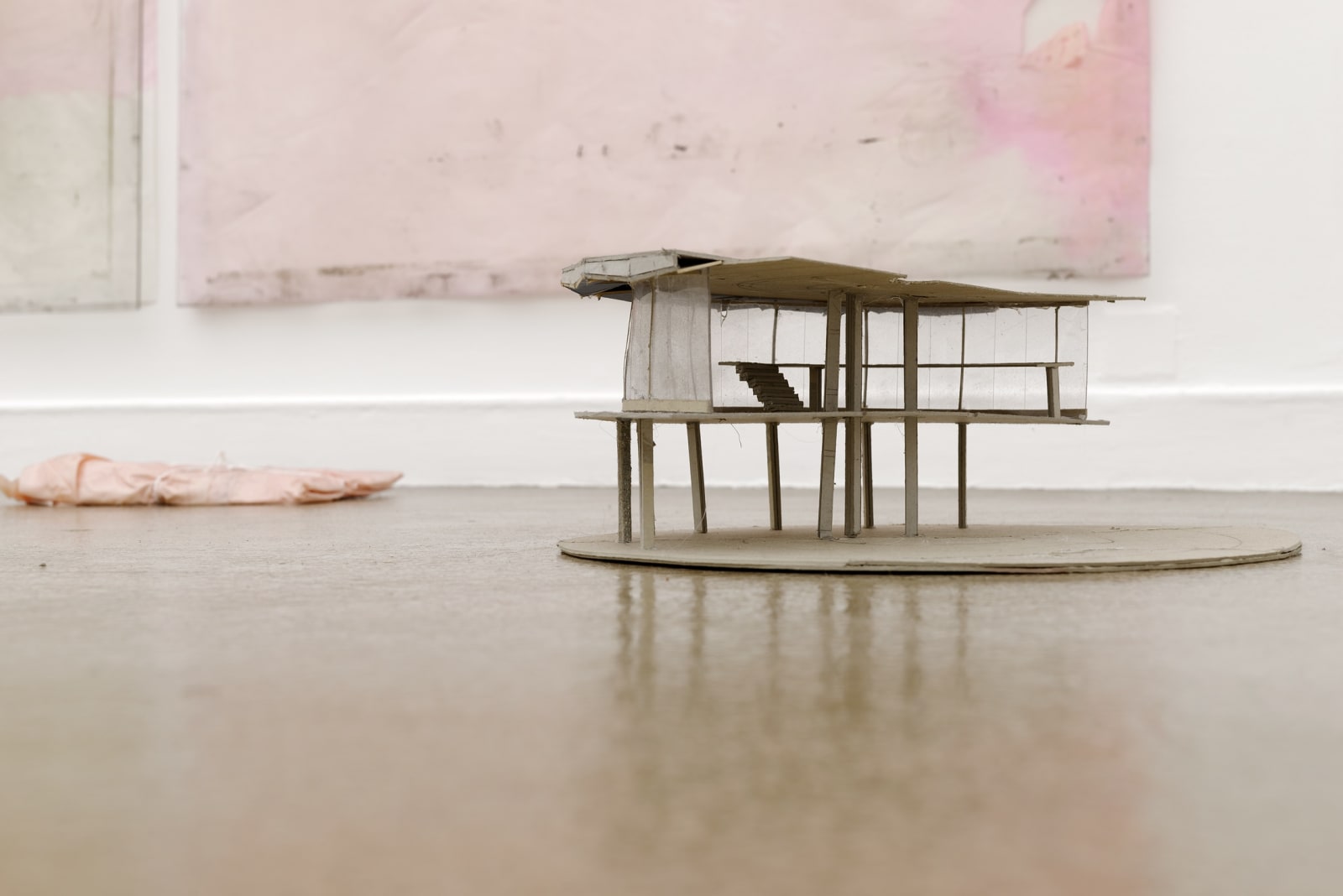 Ian Kiaer, Endnote, tooth (panoramico, pink), 2017