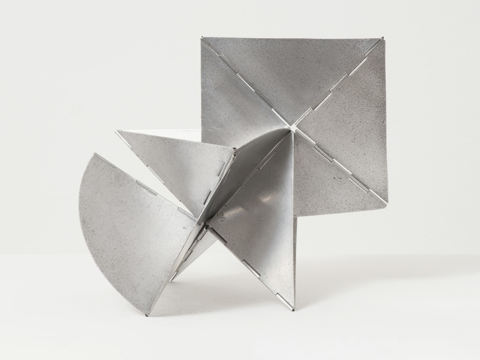 Lygia Clark, Bicho / Critter, 1960