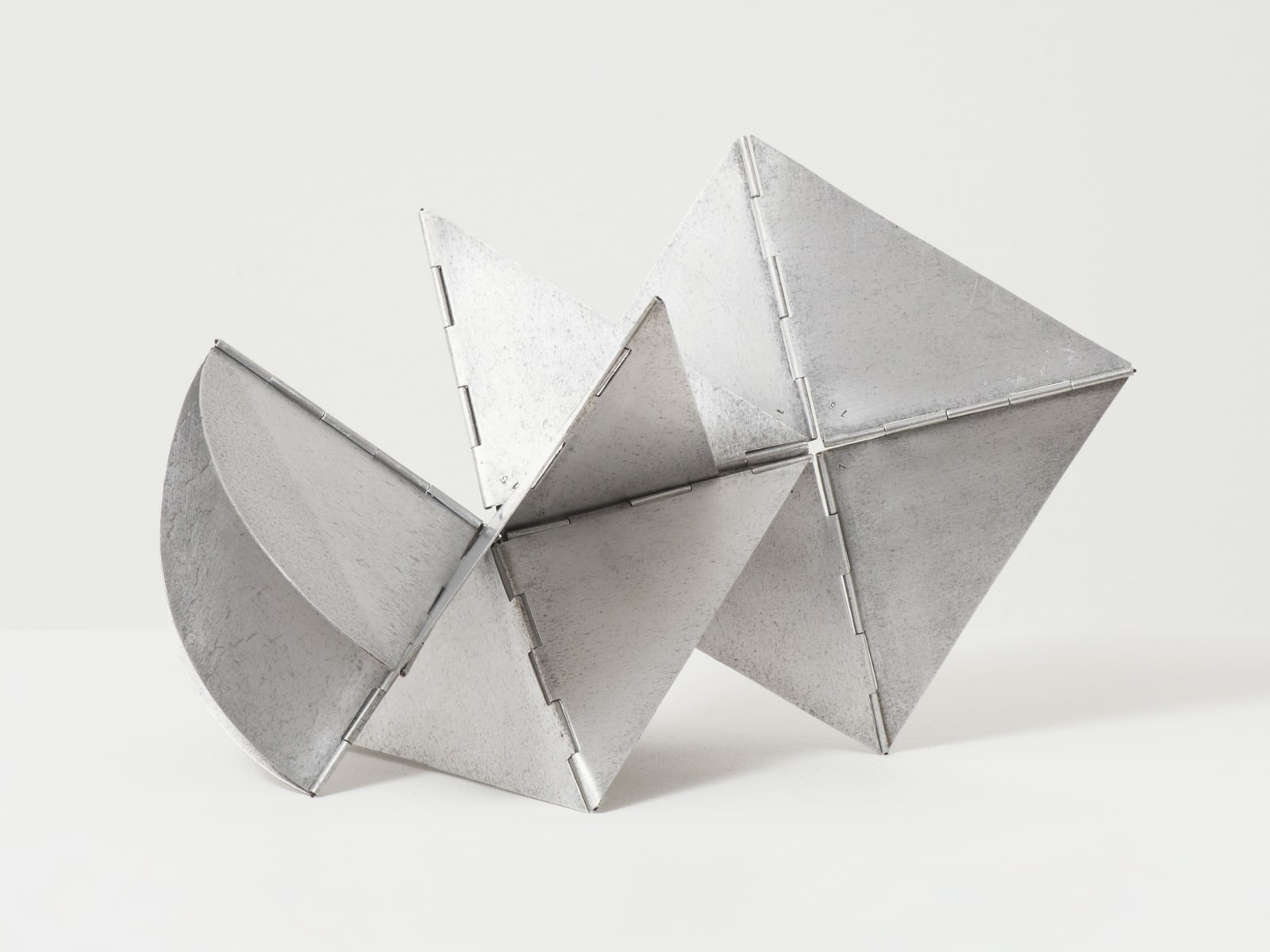 Lygia Clark, Bicho / Critter, 1960