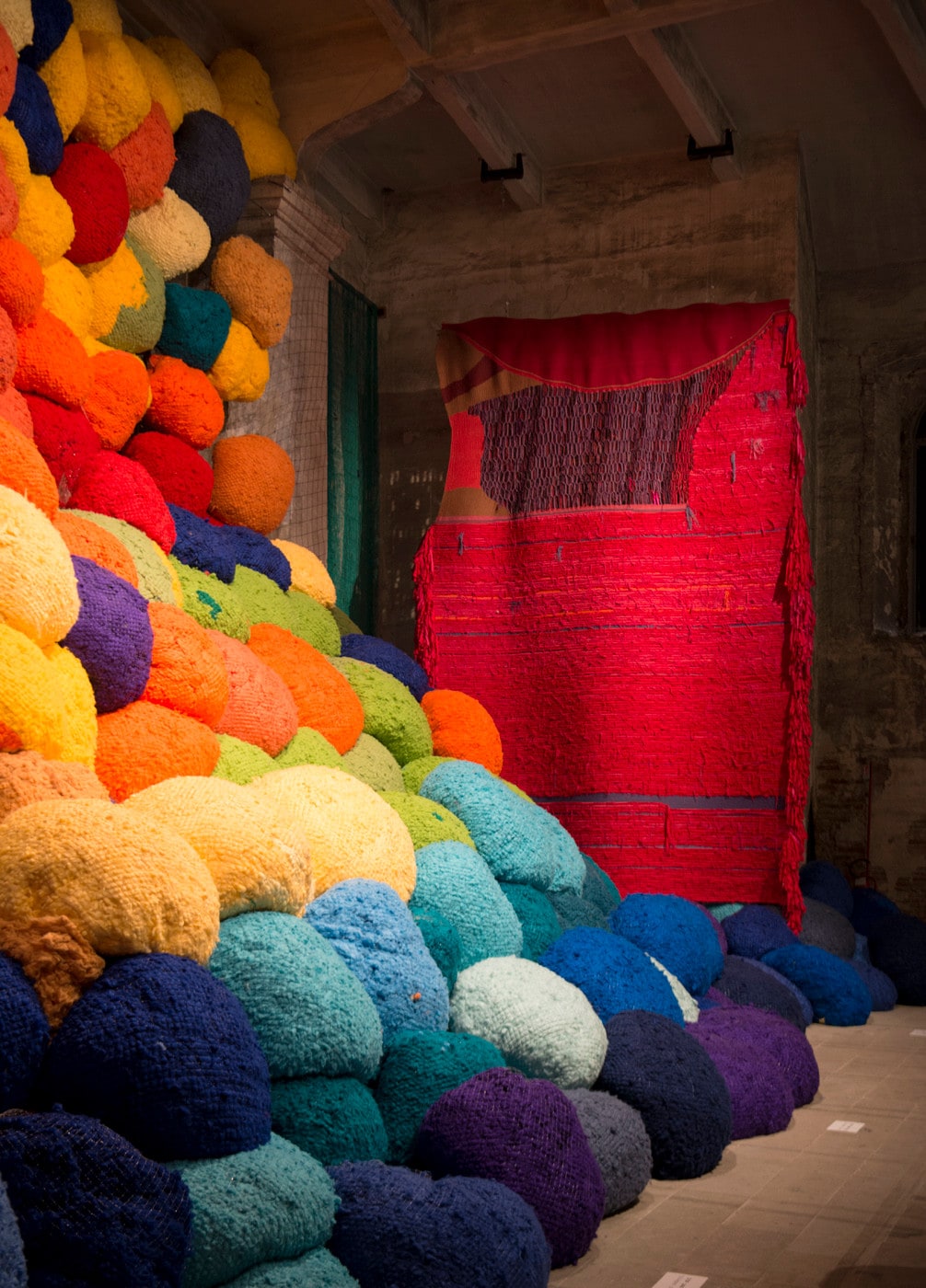 Sheila Hicks, Escalade Beyond Chromatic Lands, 2016-17