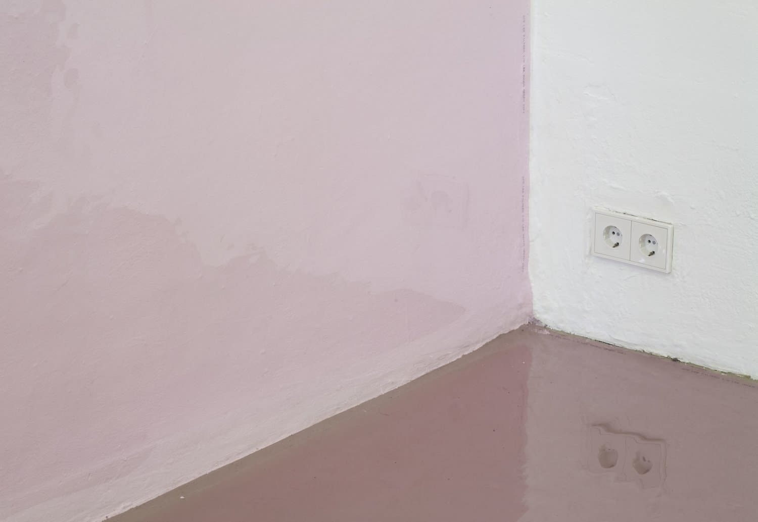 Ian Kiaer, Endnote, pink (yellow frieze), 2010