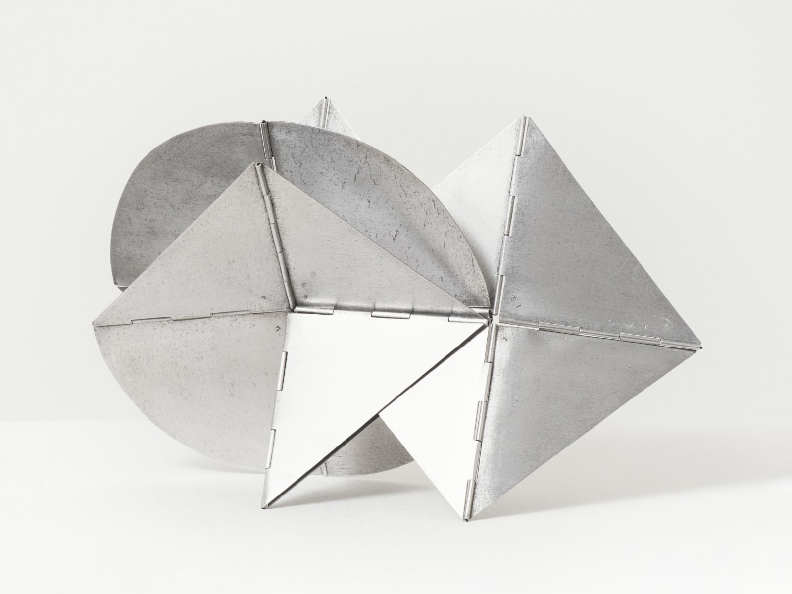 Lygia Clark, Bicho / Critter, 1960