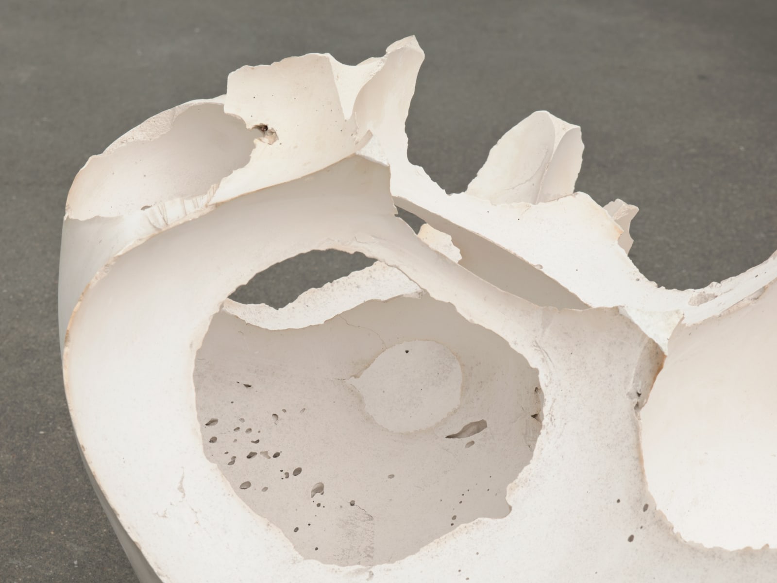 Maria Bartuszová, Untitled, 1986