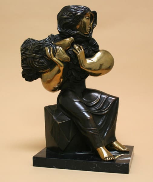 Alvar, Mujer Sentada