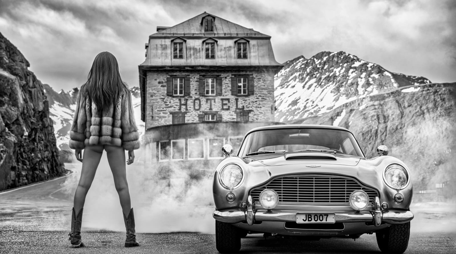 David Yarrow, Hotel Bond (B&W)