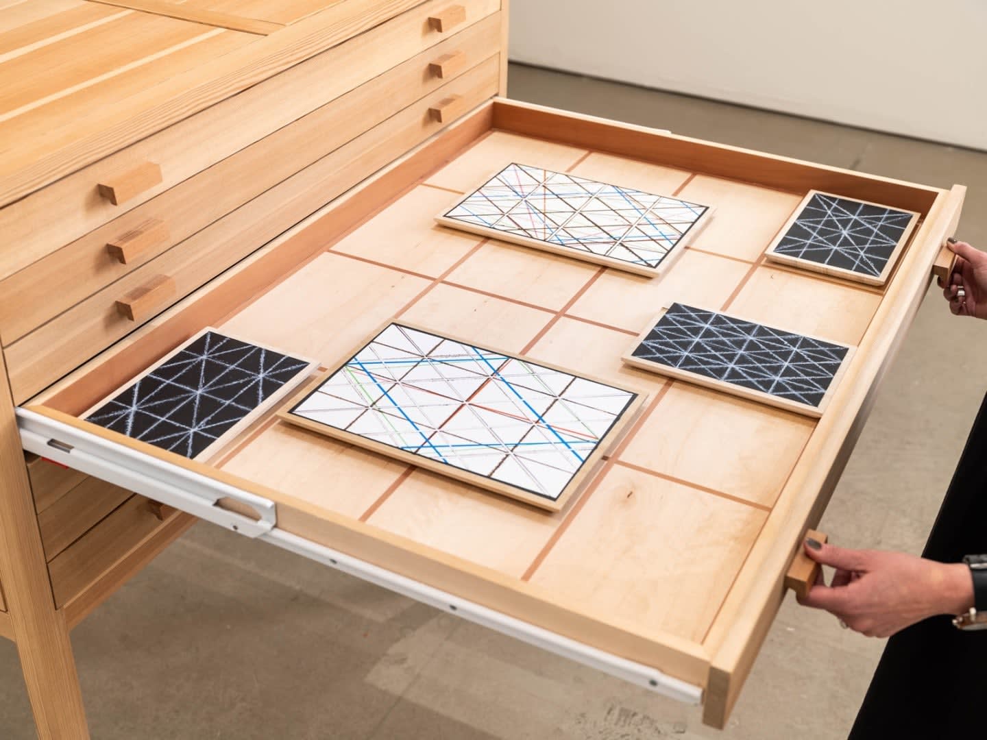 Matts Leiderstam, What Does the Grid Do? (Cabinet), 2022