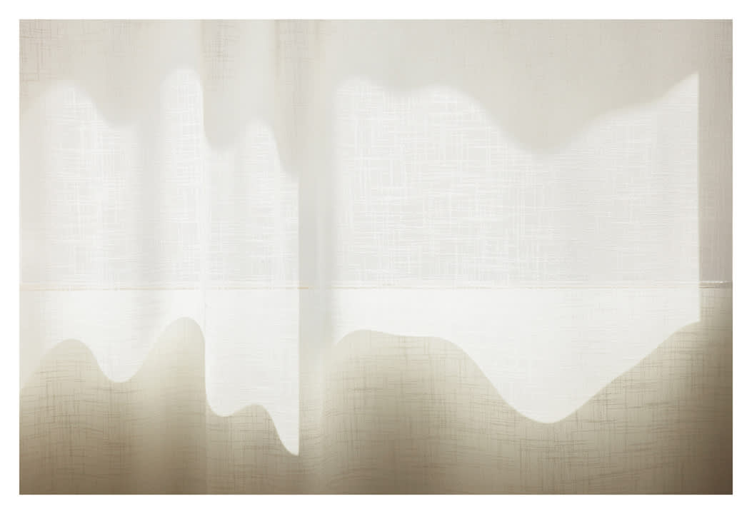Uta Barth, ... and to draw a bright white line with light (Untitled 11.8), 2011