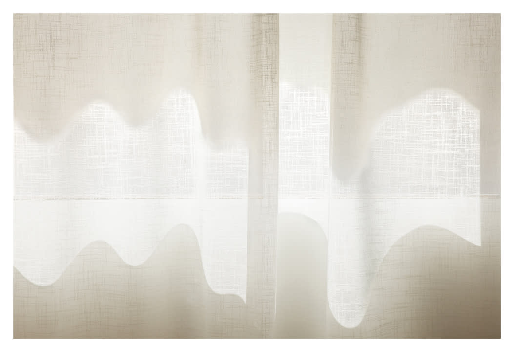 Uta Barth, ... and to draw a bright white line with light (Untitled 11.6), 2011