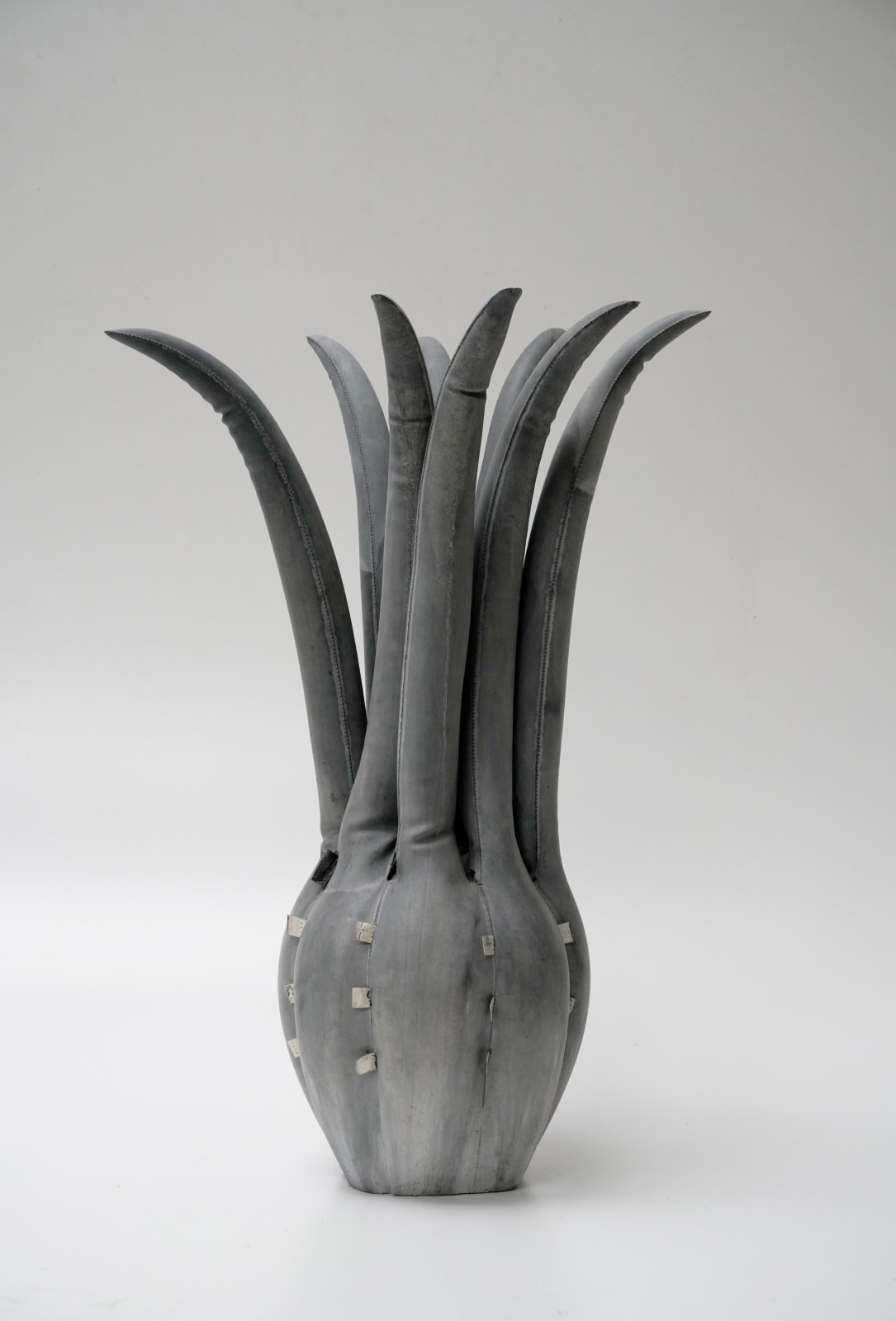 Klaus Weber, Untitled (Grey Spring), 2018/2019