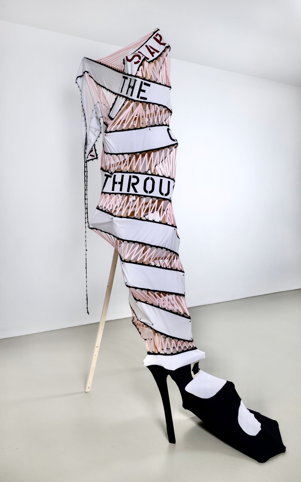 Lara Schnitger, The Only Way out is Through