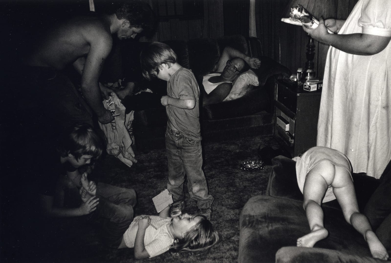 Bertien van Manen, Junior and his grand children, Cumberland, Kentucky, 1987