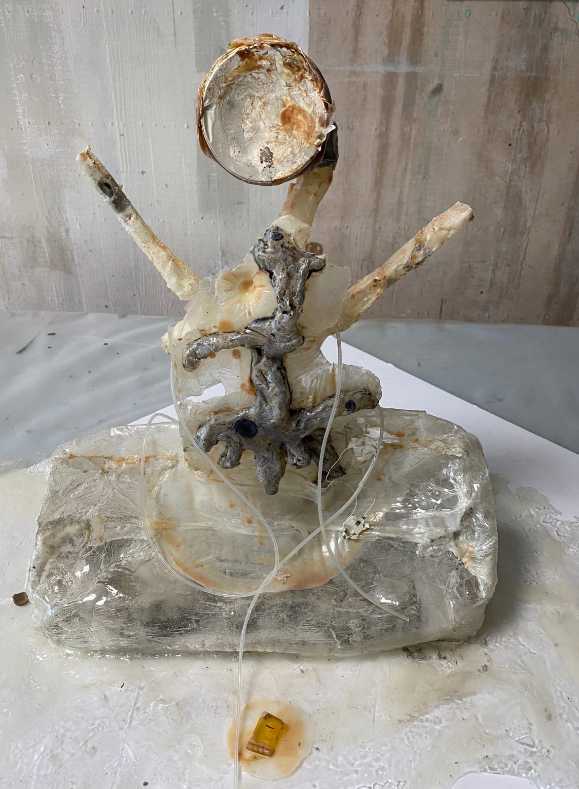 Roger Hiorns, untitled, 2022