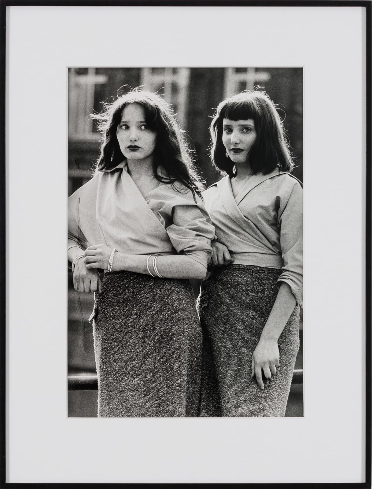 Ed van der Elsken, Twins Amsterdam Nieuwmarkt, 1956