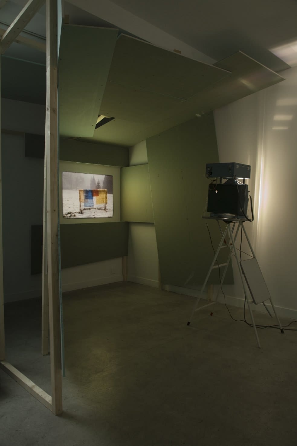 Rosa Barba/David Maljkovic, Handed Over, 2008