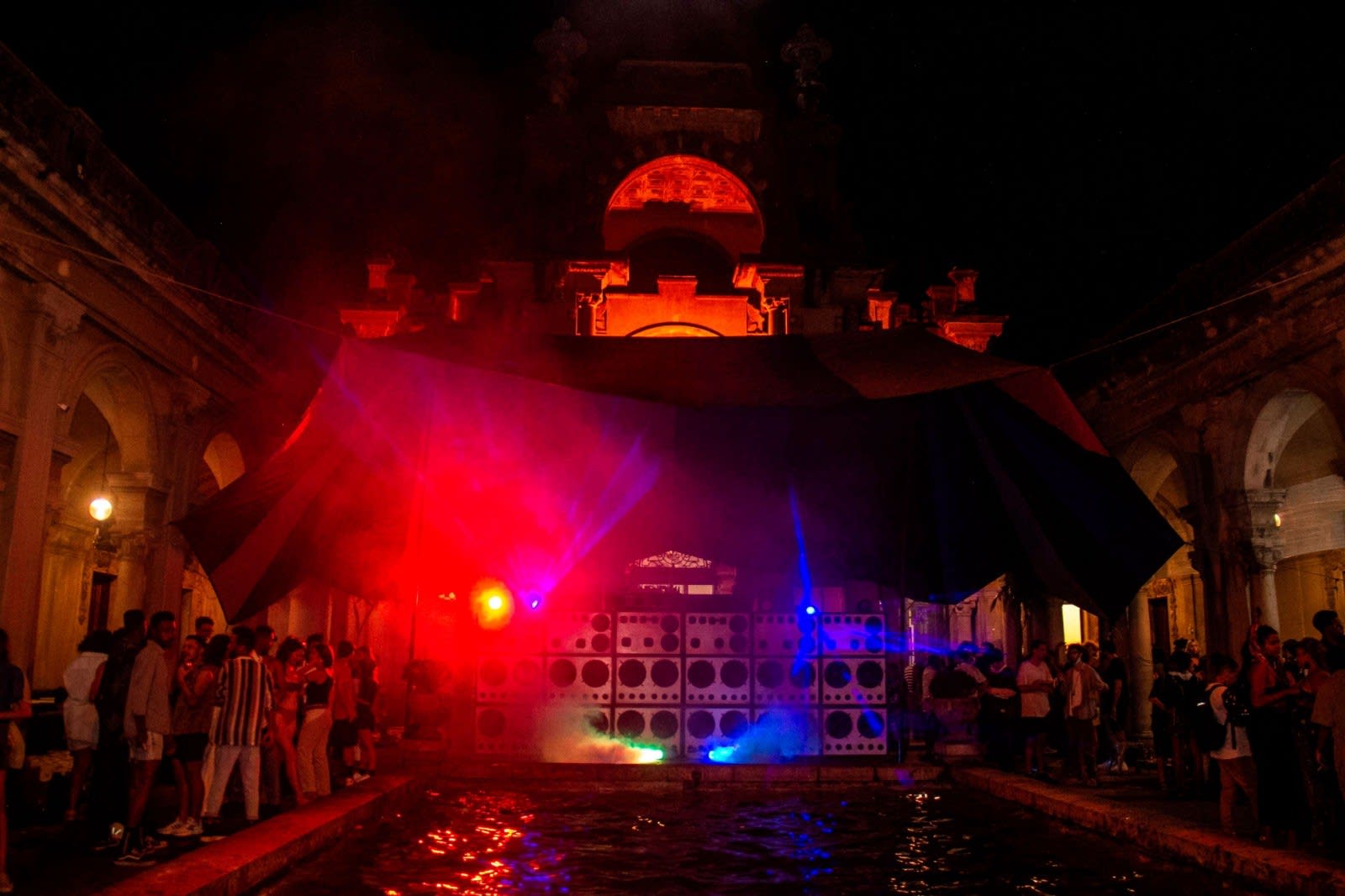 Allan Weber, Sem título, da série Dia de Baile [Untitled, from the Dance Day series], 2021