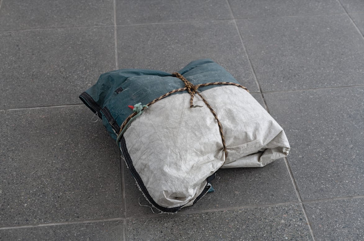 Allan Weber, Sem título, da série Novo balanço [Untitled, from the New Balance series], 2024