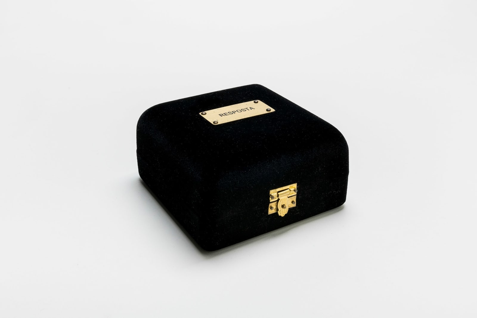 Cildo Meireles, Resposta [Answer], 1970/1996