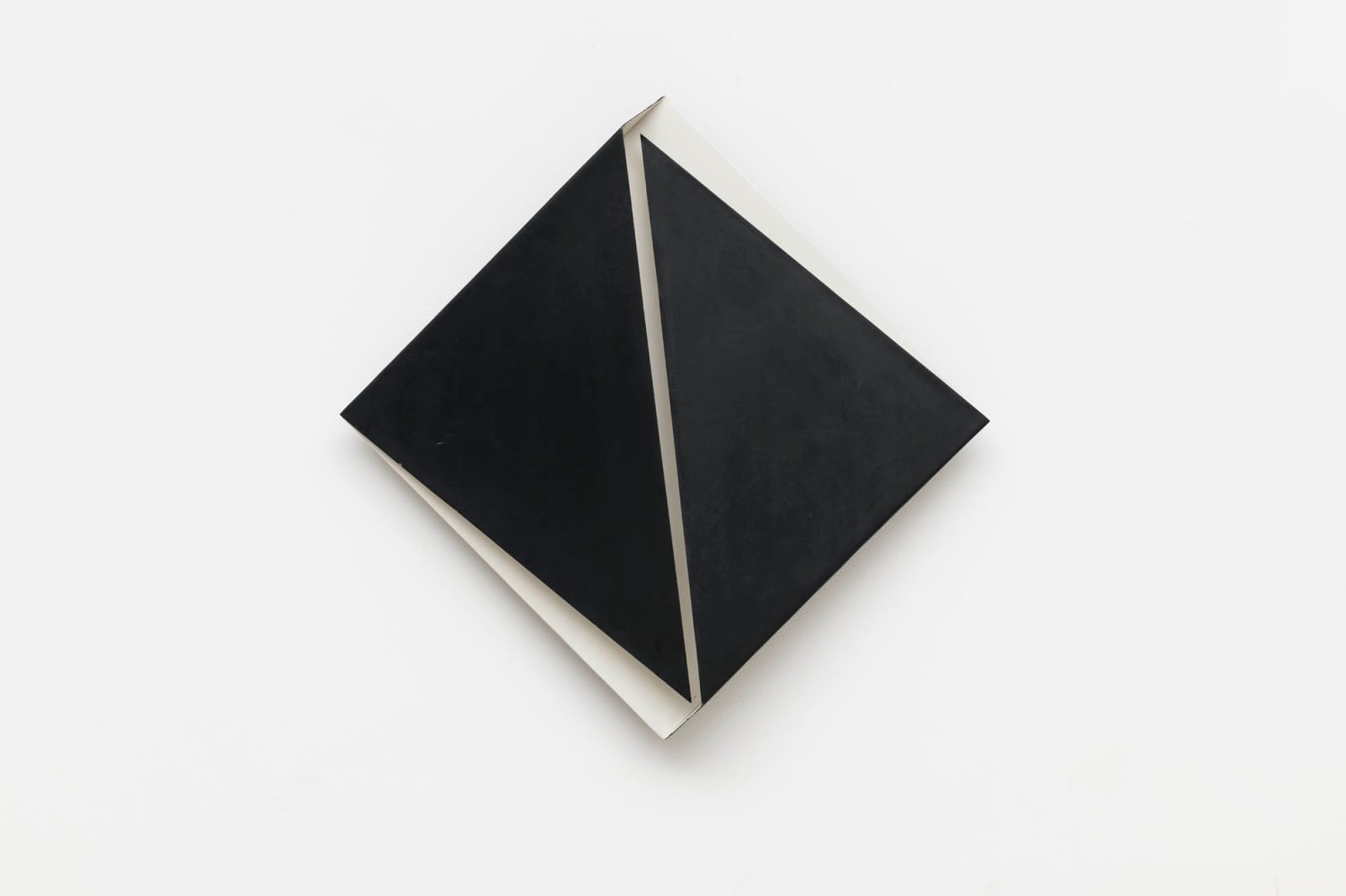 Lygia Clark, Casulo / Cocoon, 1959
