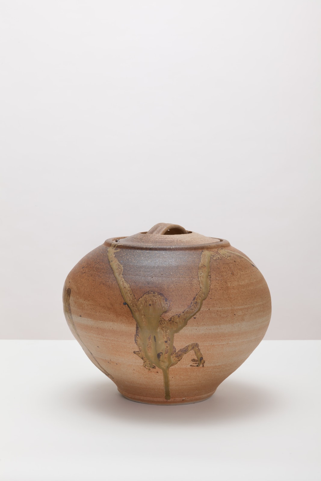 Francis Upritchard, Moon Monkey and Brute Urn, 2016