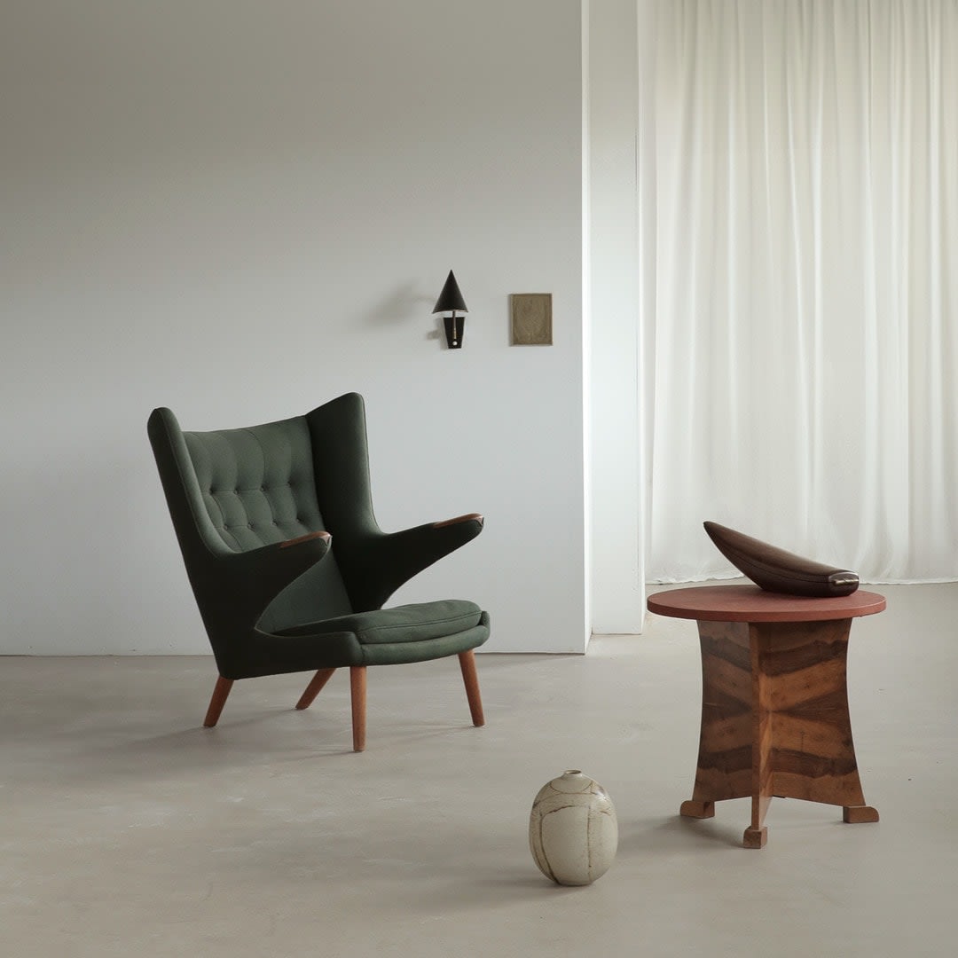 Hans Wegner, A pair pf Papa bear model AP-19 armchairs, 1950's