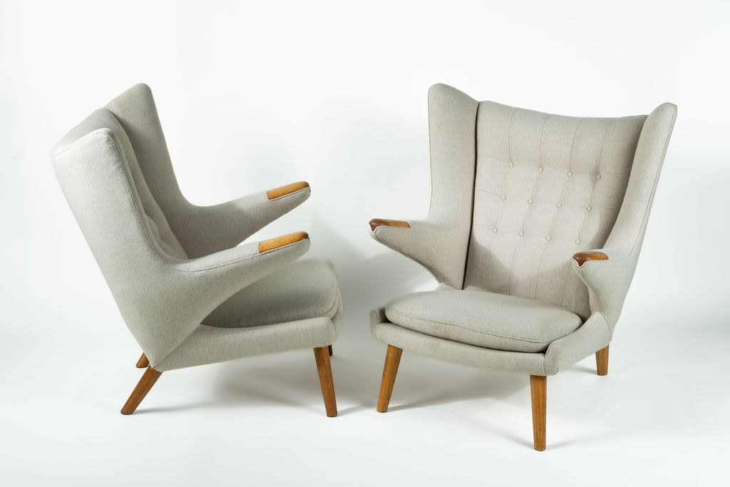 Hans Wegner, A pair pf Papa bear model AP-19 armchairs, 1950's
