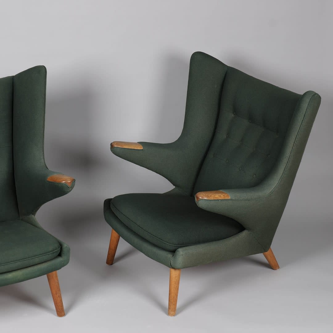 Hans Wegner, A pair pf Papa bear model AP-19 armchairs, 1950's