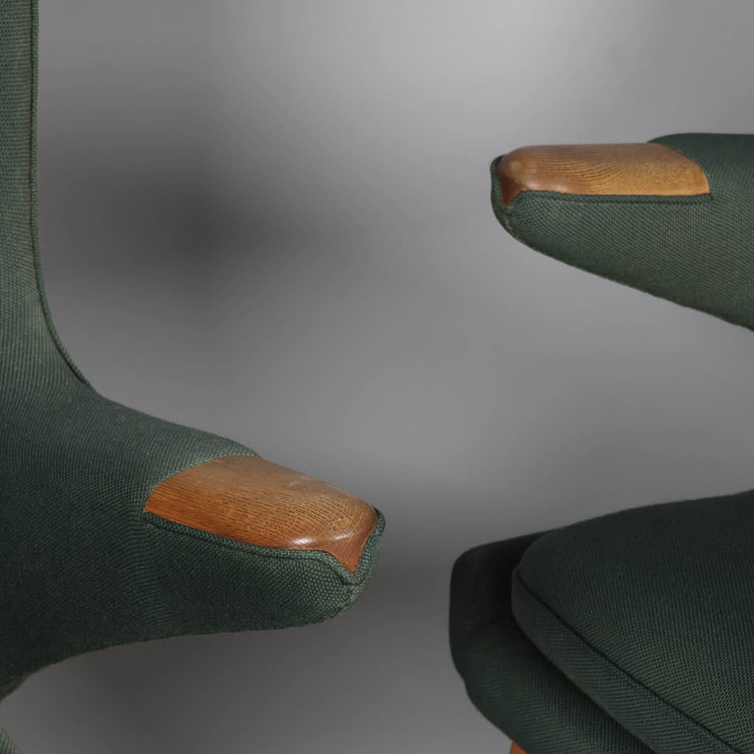 Hans Wegner, A pair pf Papa bear model AP-19 armchairs, 1950's