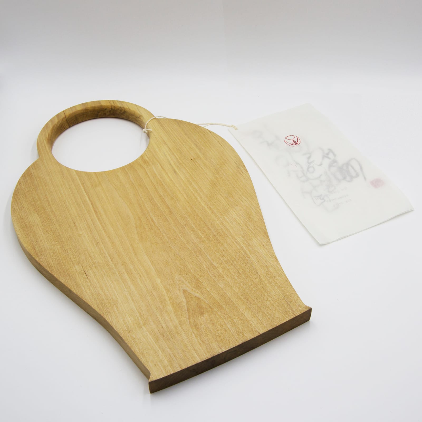 LEE Jeongbae (Design works), 도자기 도마 (국보 제326호, 청자 순화4년명항아리), 2024