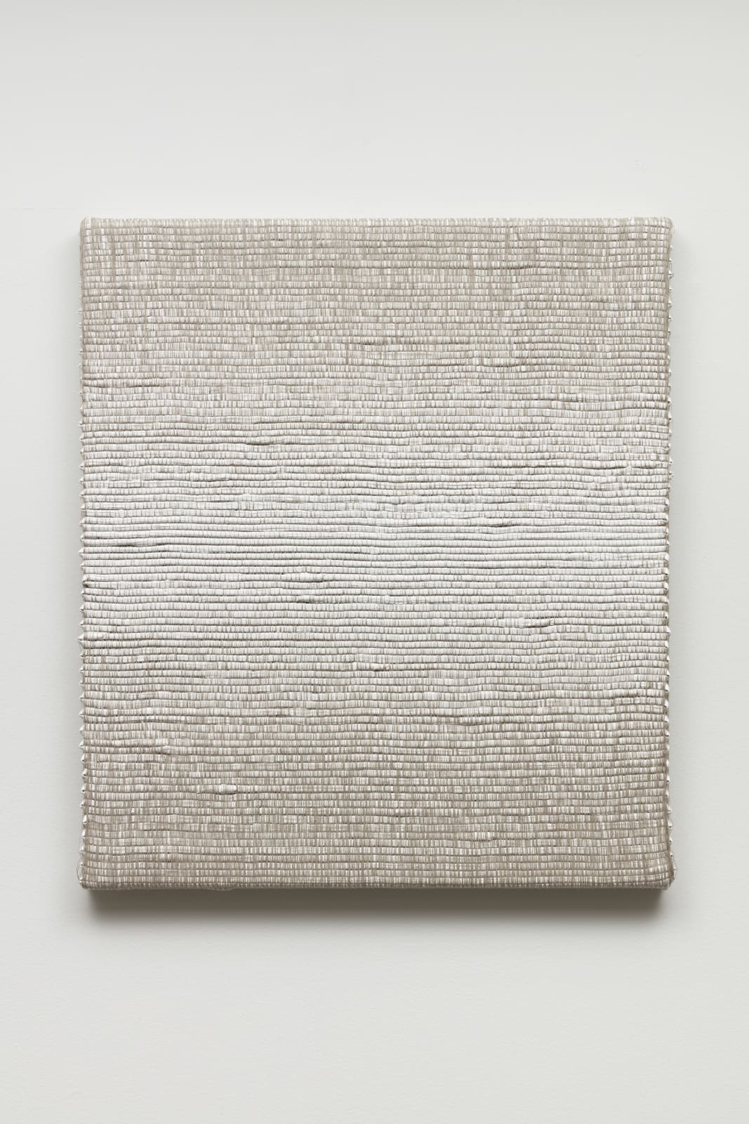 Analia SABAN, Woven Horizontal Reflected Linear Gradient as Weft (Center, White), 2019