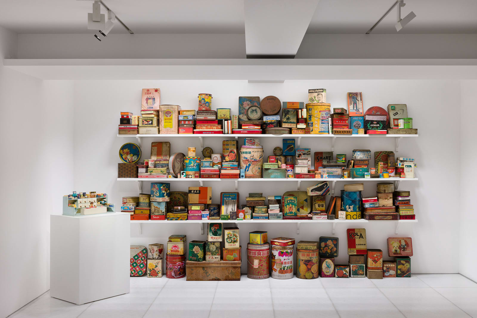 SHIH Yung Chun, Antique Tin Boxes 앤티크 틴 박스, 2025