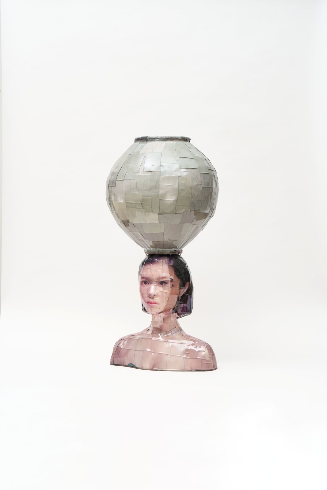 GWON Osang, Moon Jar & Bust 달항아리와 흉상, 2025