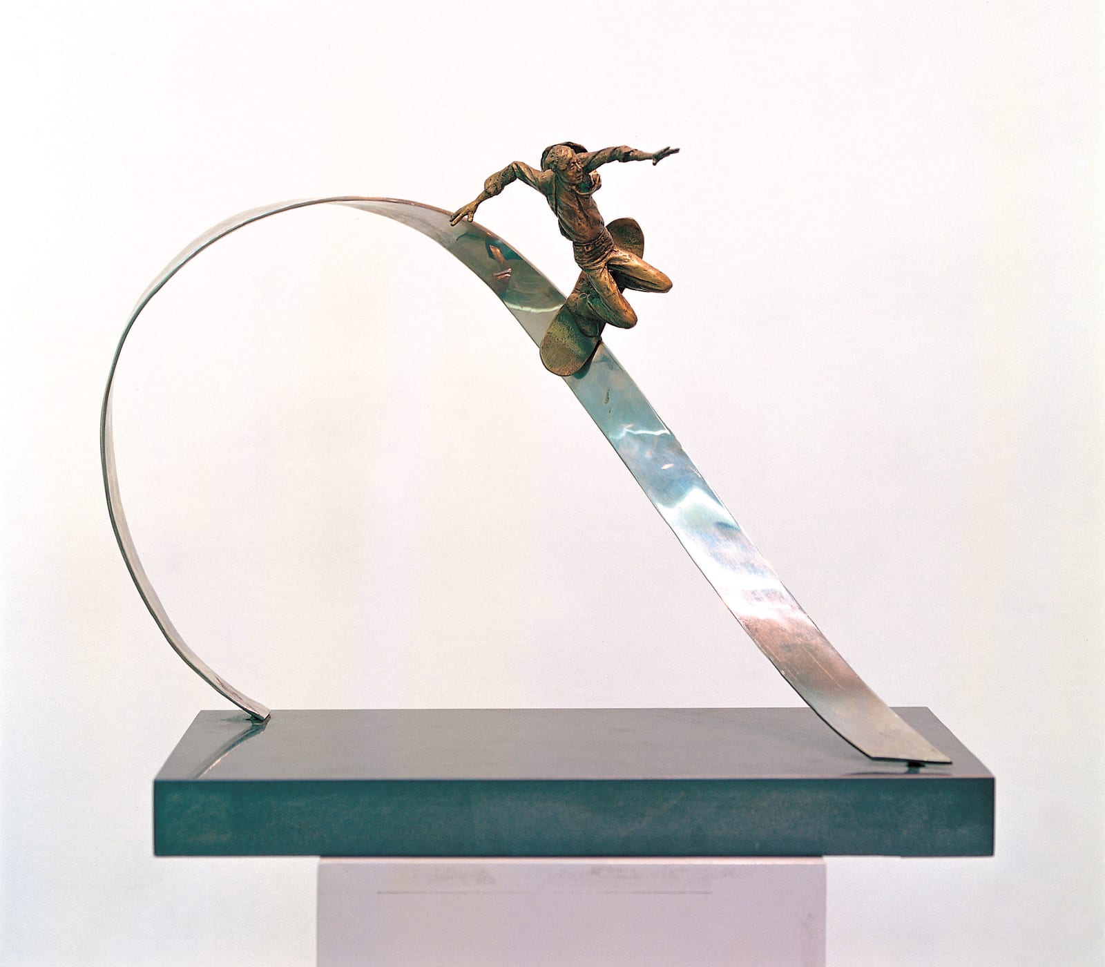 GU Bonju, 지나간 세기를 위한 기념비, 2003