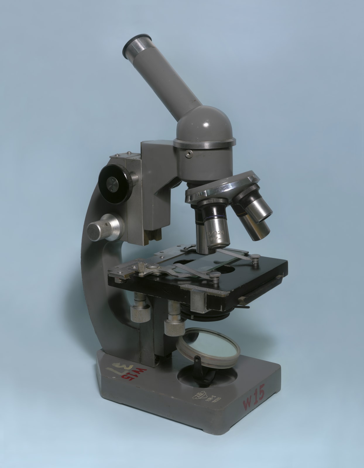 GAO Lei, 无题（显微镜）| Untitled (Microscope), 2017