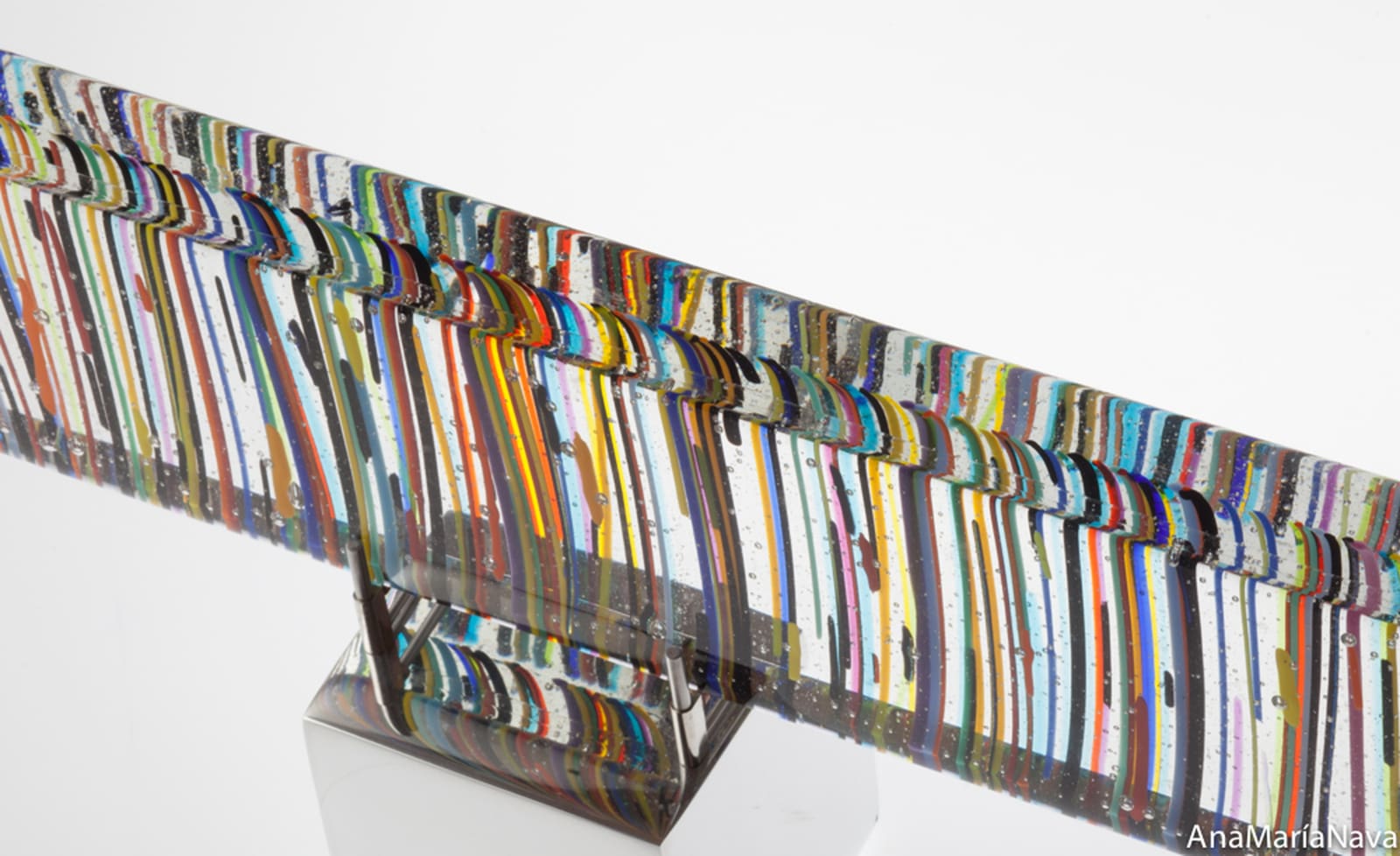 ANA MARÍA NAVA, LINEAL MULTICOLOR