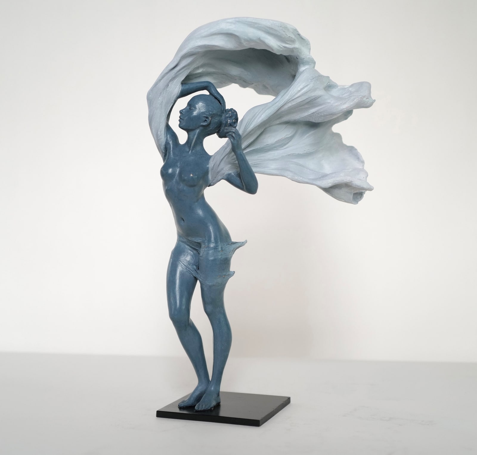 LUO LI RONG, FLYING THOUGHTS (beige)