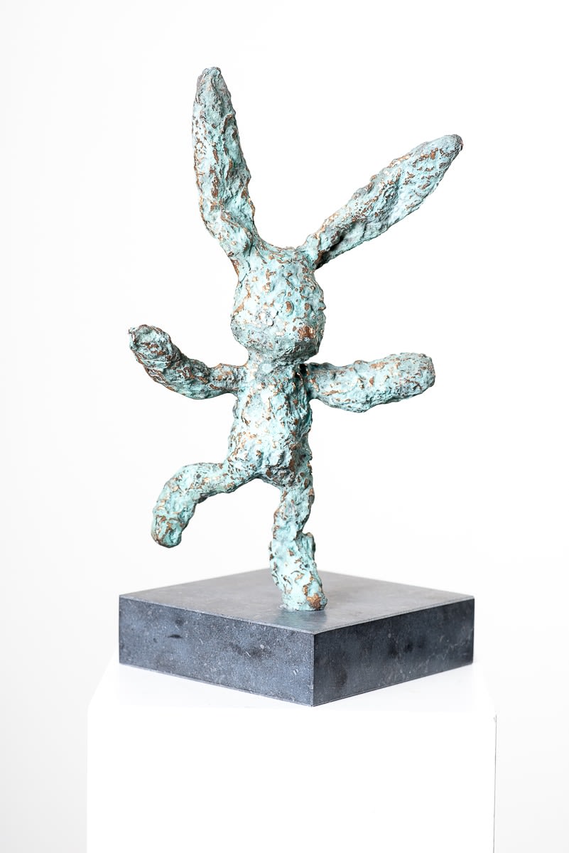 BABETTE DEGRAEVE, BRONZEN KNUFFEL II (rechterpootje achteruit)