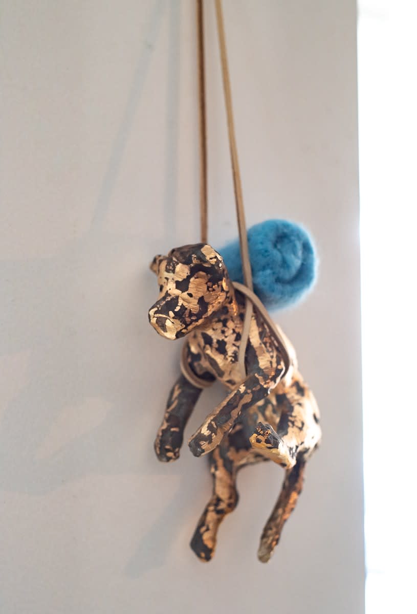 BABETTE DEGRAEVE, HANGEND HONDJE