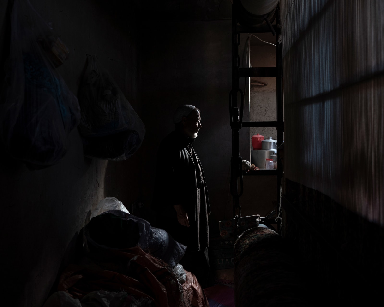 Johanna-Maria Fritz, Hussain behind a loom, 2021