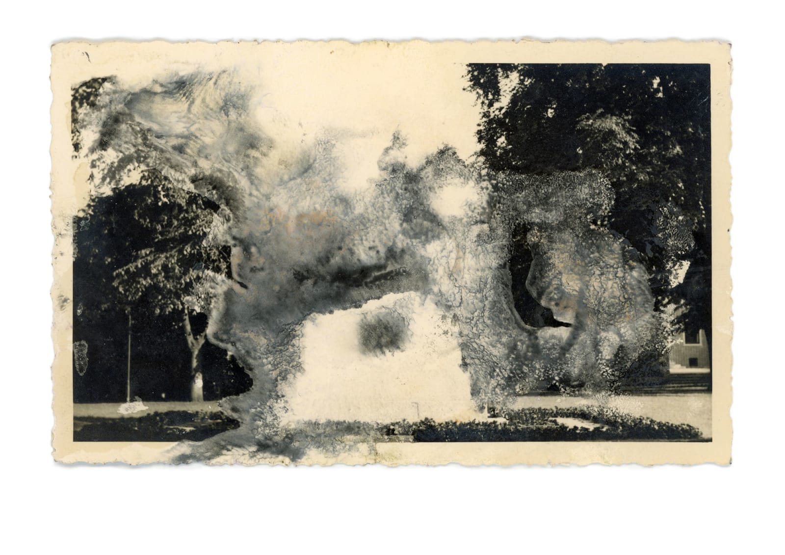 Gideon Mendel, From the home of Gisela Pietsch-Marx (7)